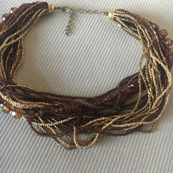 Jewelry - Multi strained brown choker necklace